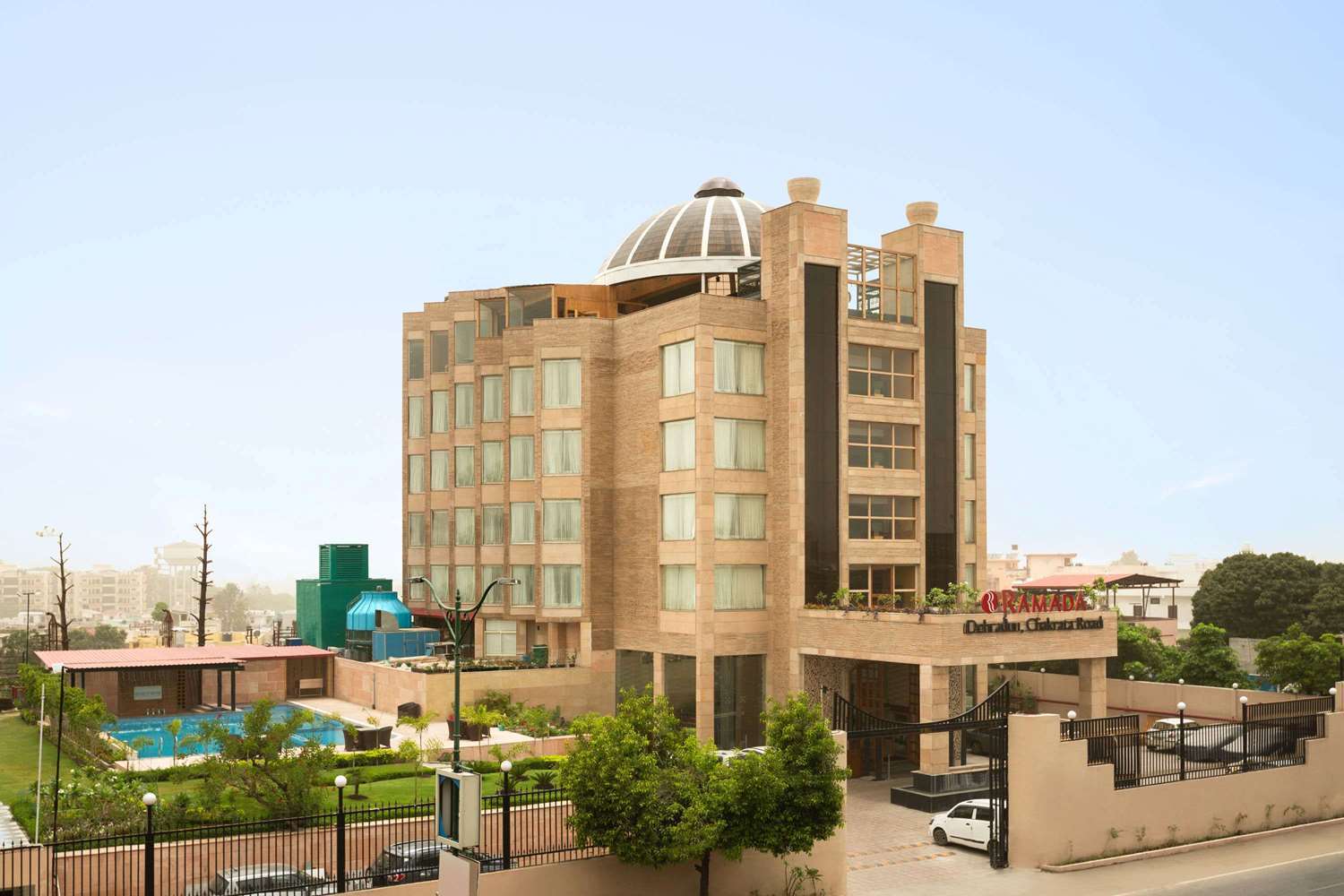 Hotel Ramada By Wyndham Dehradun Chakrata Road Exterior foto